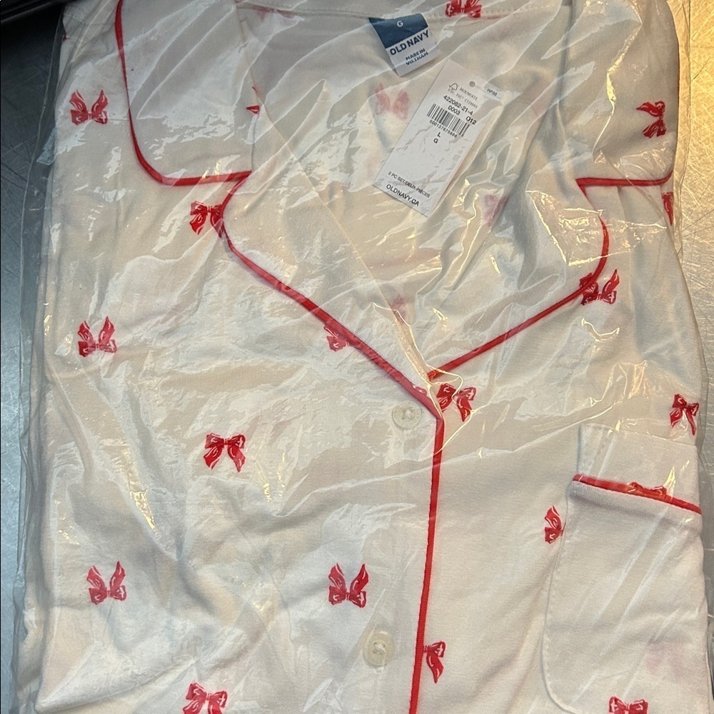 Red Bow NWT Pajama Set - Picture 2 of 5